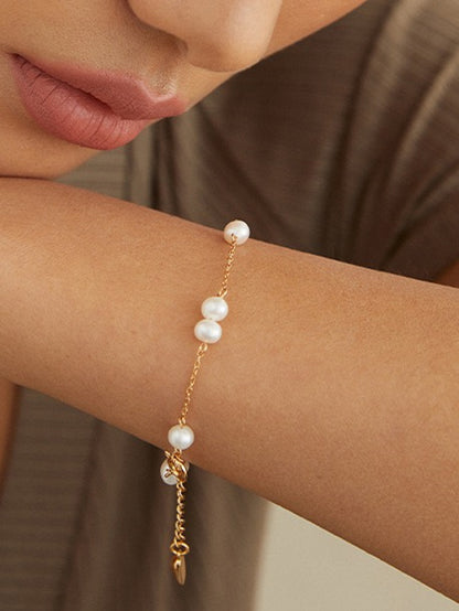 Minimalist Style Pearl Bracelet