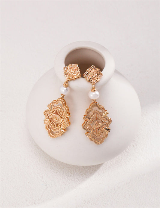 Elegant Floral Pattern Pearl Pendant/Drop Earrings