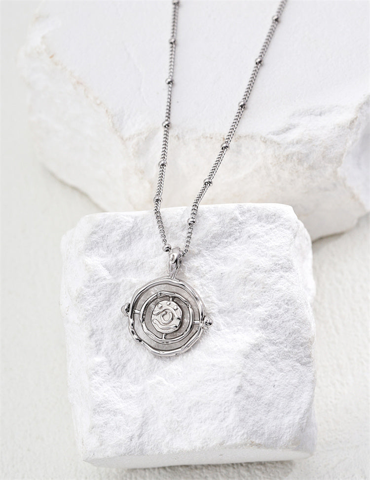 Vintage Round Pendant Necklace for Women, S925 Sterling Silver，for Daily Wear and Special Events