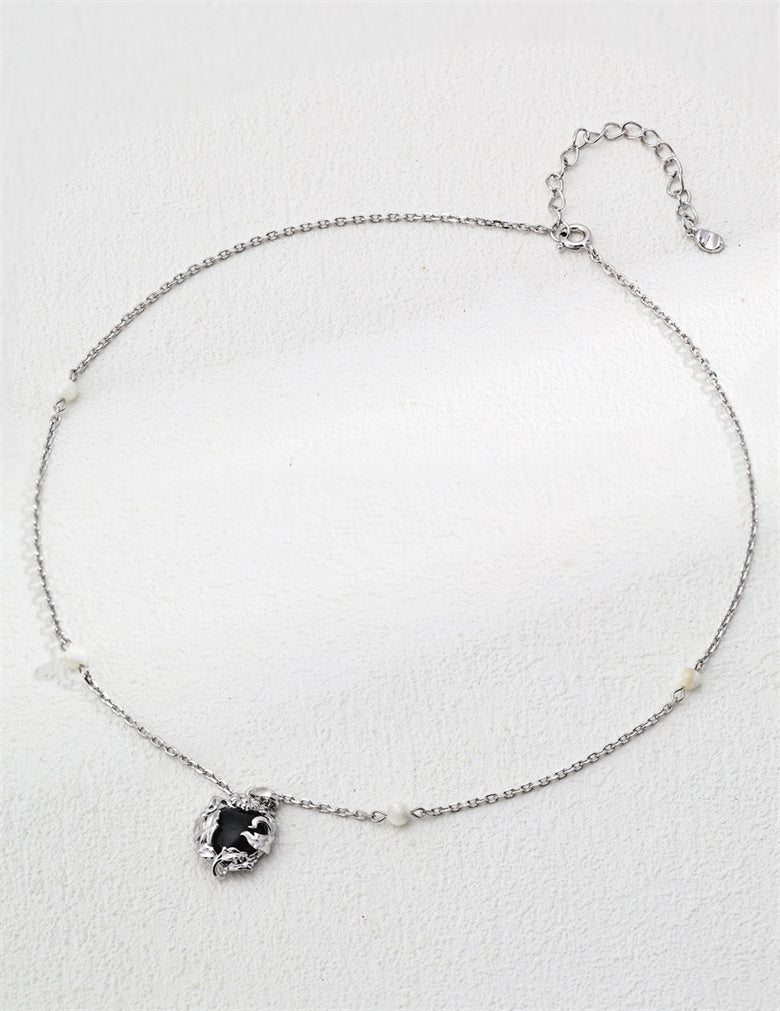 S925 Silver Minimalist Black Onyx and Silvery Shell Necklace