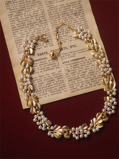 Vintage Pearl Ginkgo Leaf Gold Necklace – Retro Satin Ribbon