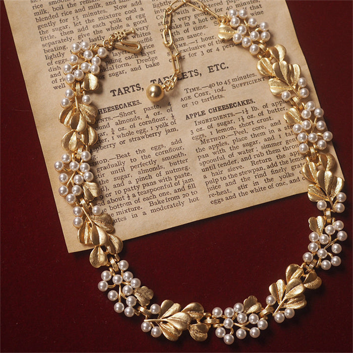 Vintage Pearl Ginkgo Leaf Gold Necklace – Retro Satin Ribbon