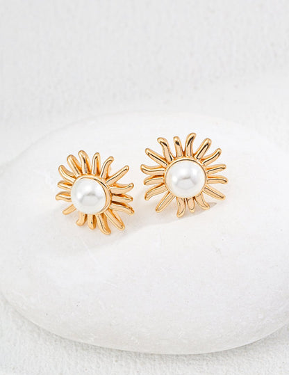 Silver/Gold Pearl Stud Earrings like Sun